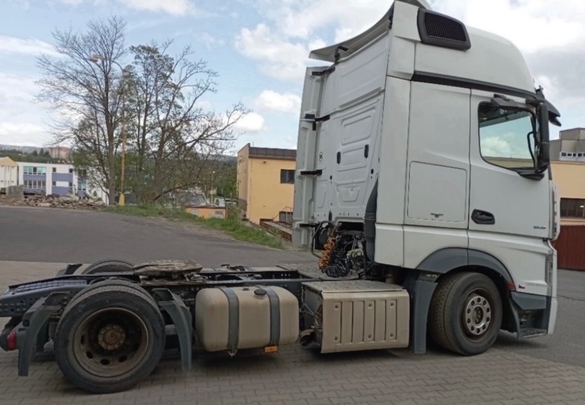 Mercedes Benz Actros 1845 - 14