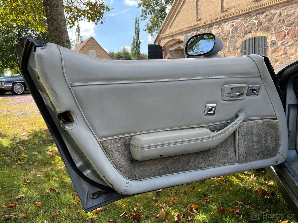 Chevrolet Corvette C3, 5.7 V8, 220 koní - 14