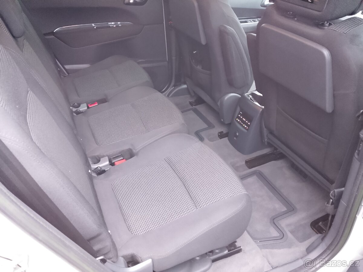 P-Peugeot 5008 1.6hdi 82kw r.v.2011 stk05/2027 - 14