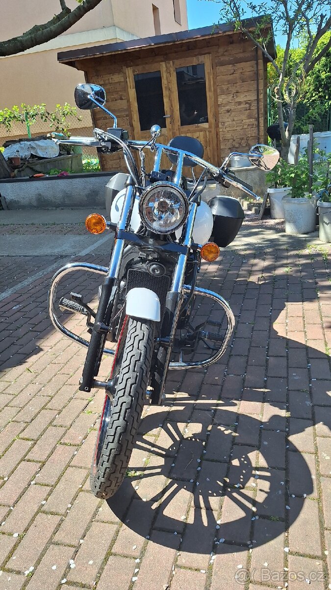 Kawasaki Vulcan 900 Custom - 14