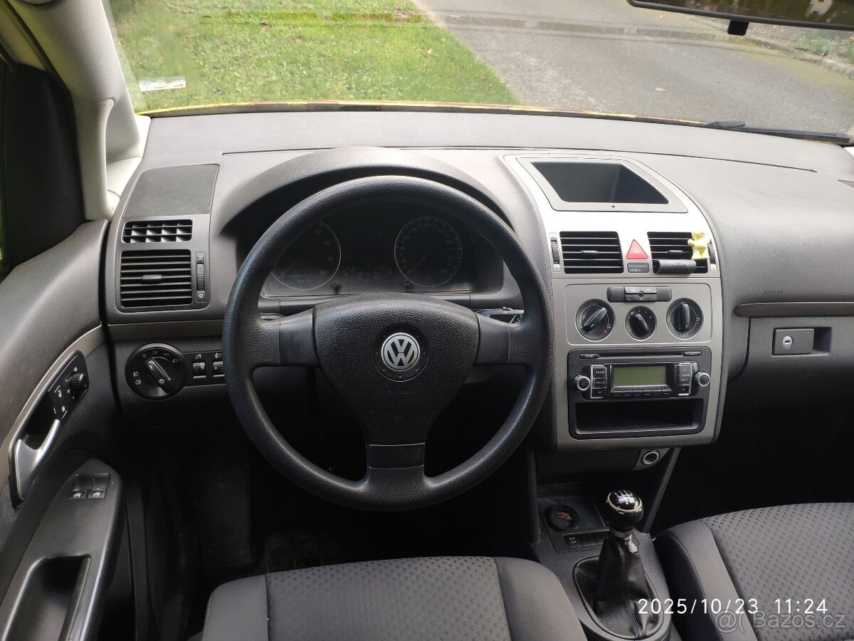 Volkswagen Touran 2.0i CNG, najeto 162.000 km - 14