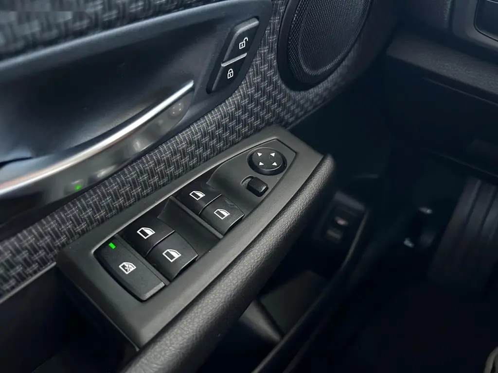 BMW Řada 2, 218i Active Tourer - CZ - - 14