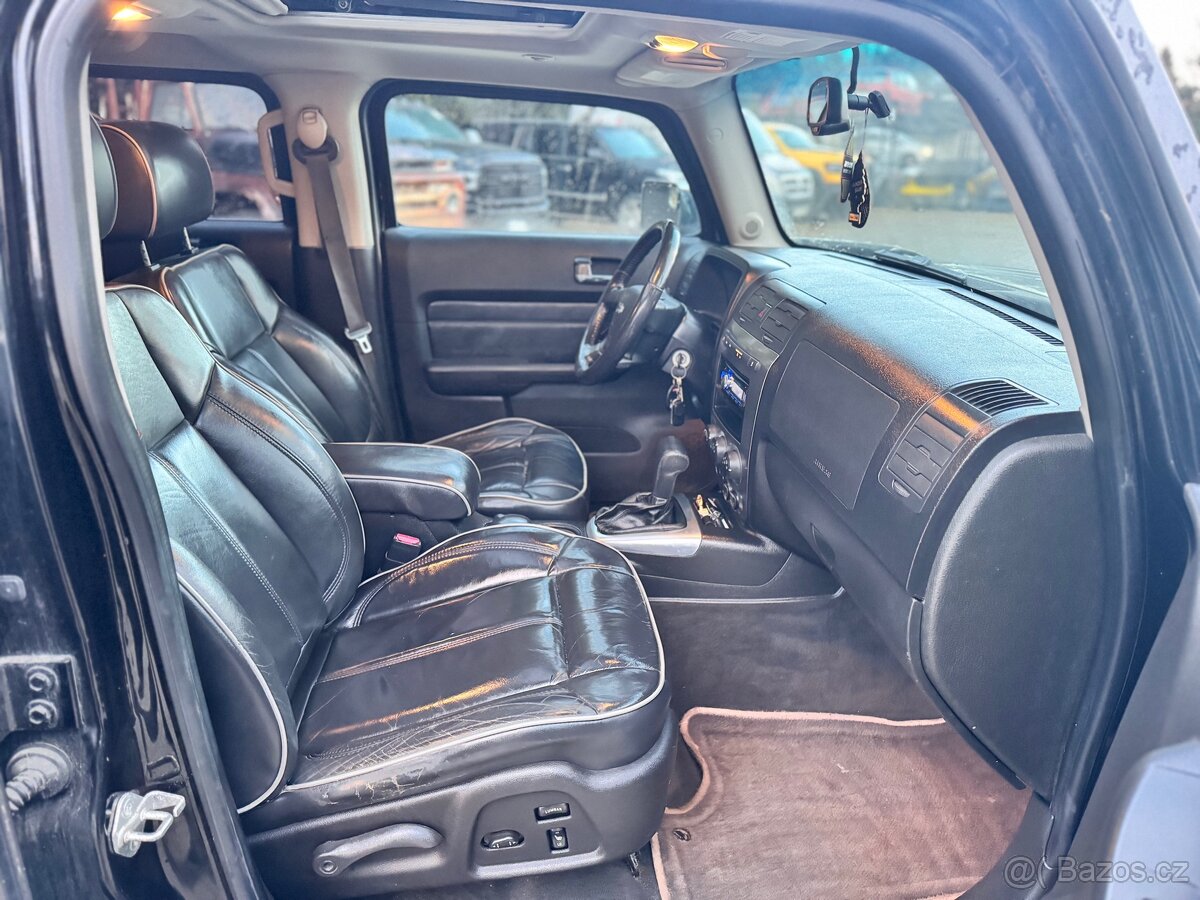 2009 Hummer H3T pickup - 14