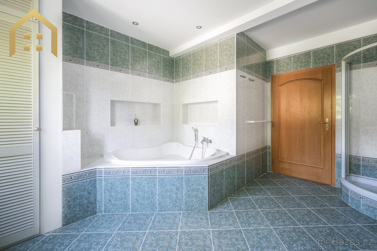 Zlín: Prostorný dům 5+1 na konci slepé ulice s vlastní zahra - 14