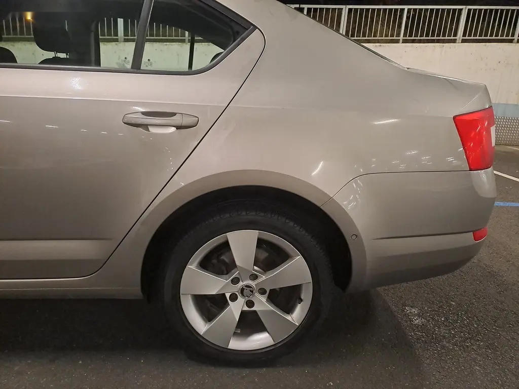 Škoda Octavia, 2.0TDI 110KW 4x4 1.MAJ EXTRA - 14