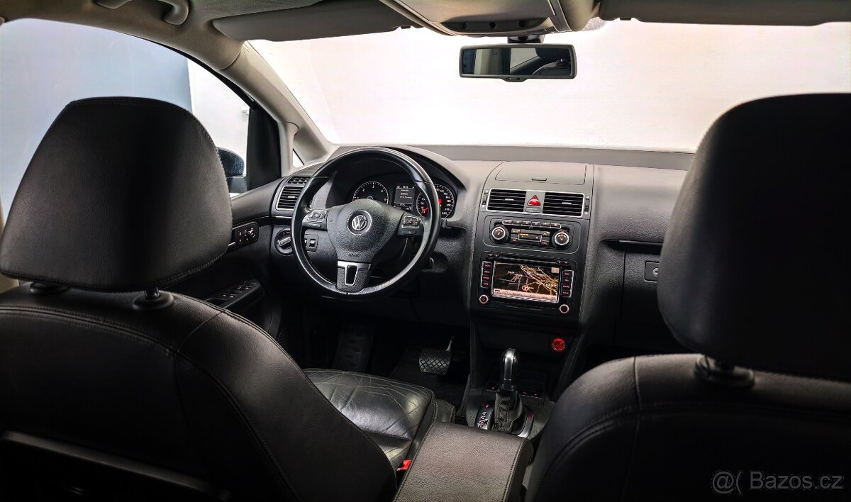 VW TOURAN 2.0 TDI 125KW,DSG, HIGHLINE,KAMERA, KŮŽE, TEMPOMAT - 14