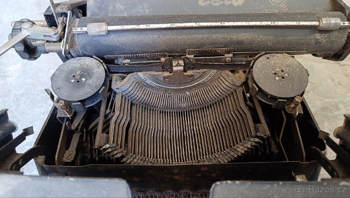 Psací stroj 500,- - 14