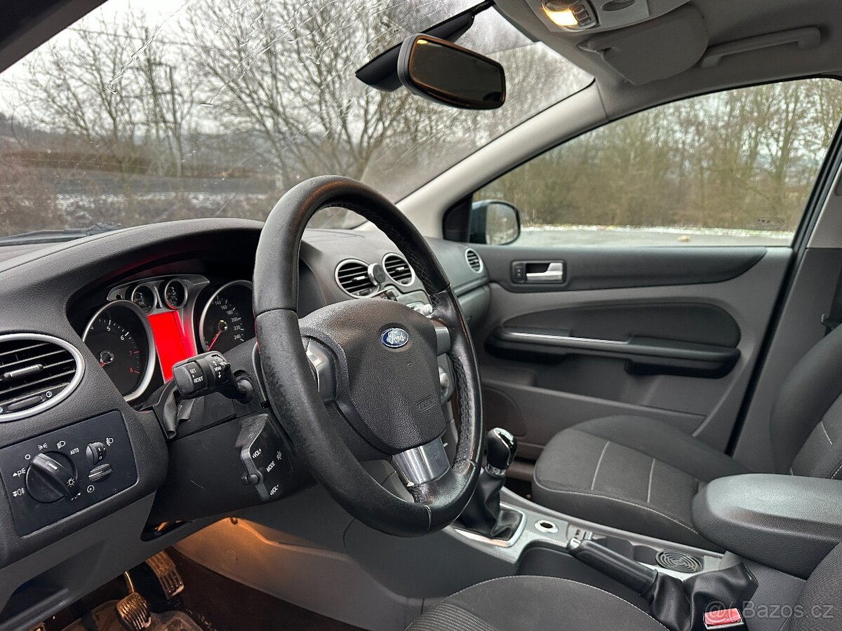 Ford Focus 1.6 kombi - 14