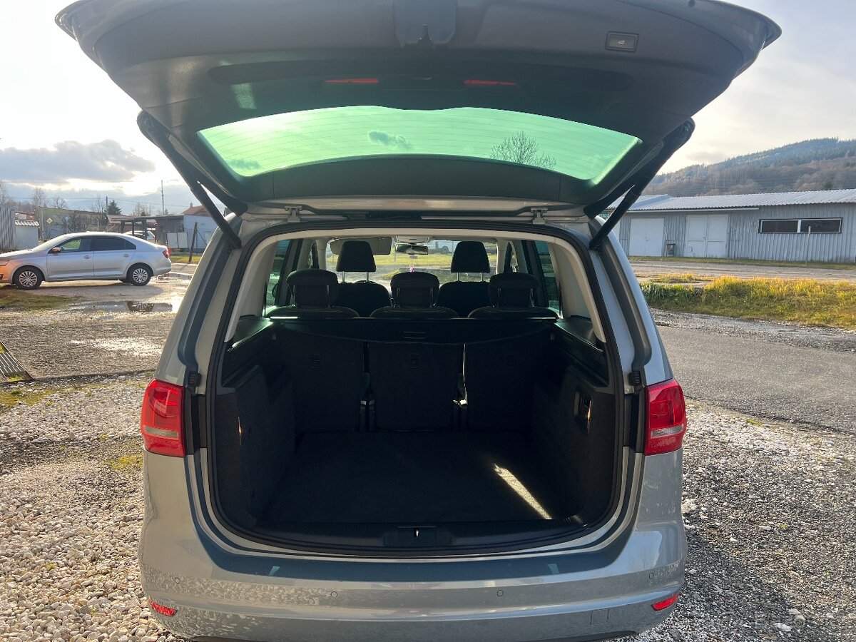 Volkswagen Sharan 1.4TSi 110KW 1.MAJ. VYHŘ.SEDAČKY EL.KUFR - 14