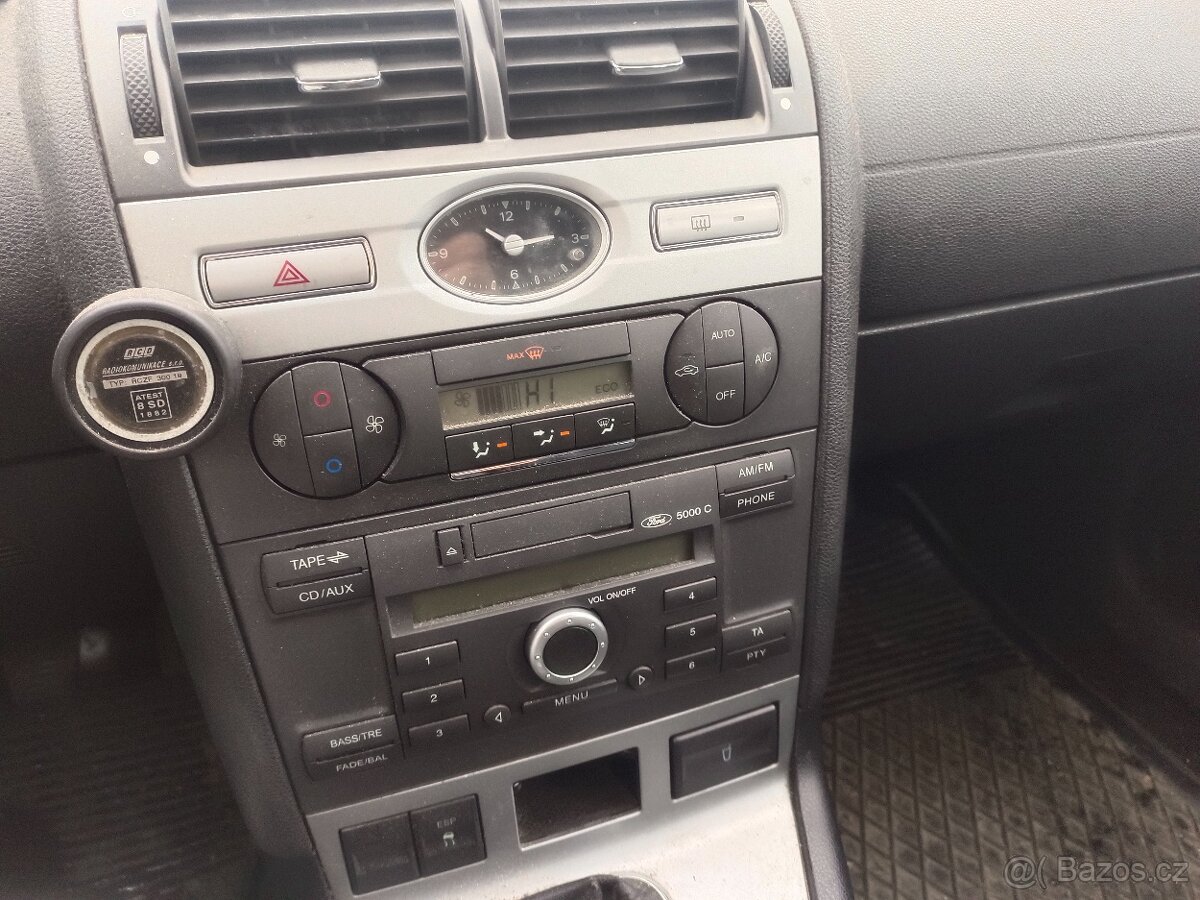 Ford Mondeo kombi 2.0 TDCi - 14