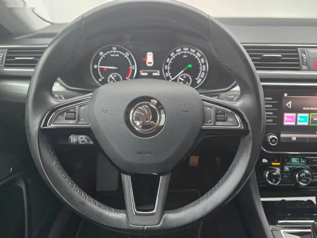 Škoda Superb, COMBI STYLE 2,0 TDi / 140 kW D - 14