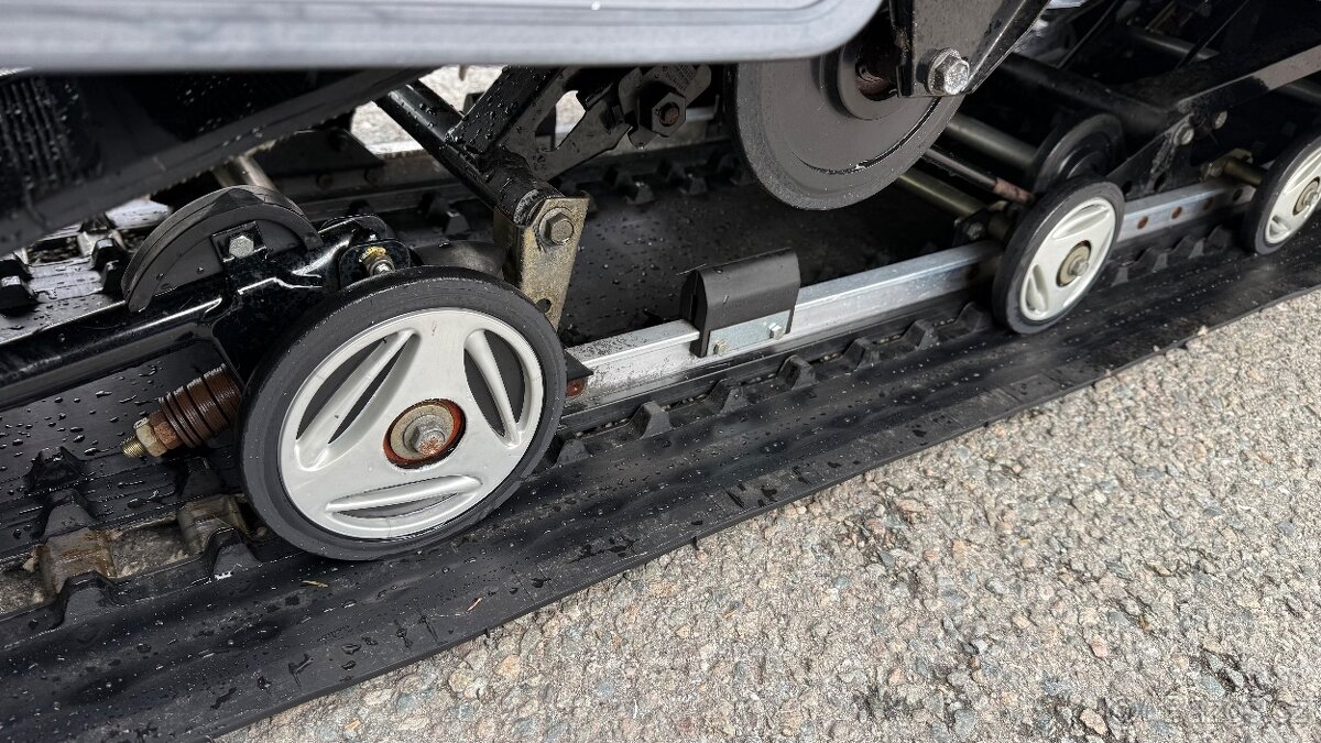 LYNX YETI PRO 550 -Sněžný Skůtr -Nový v ČR - 14