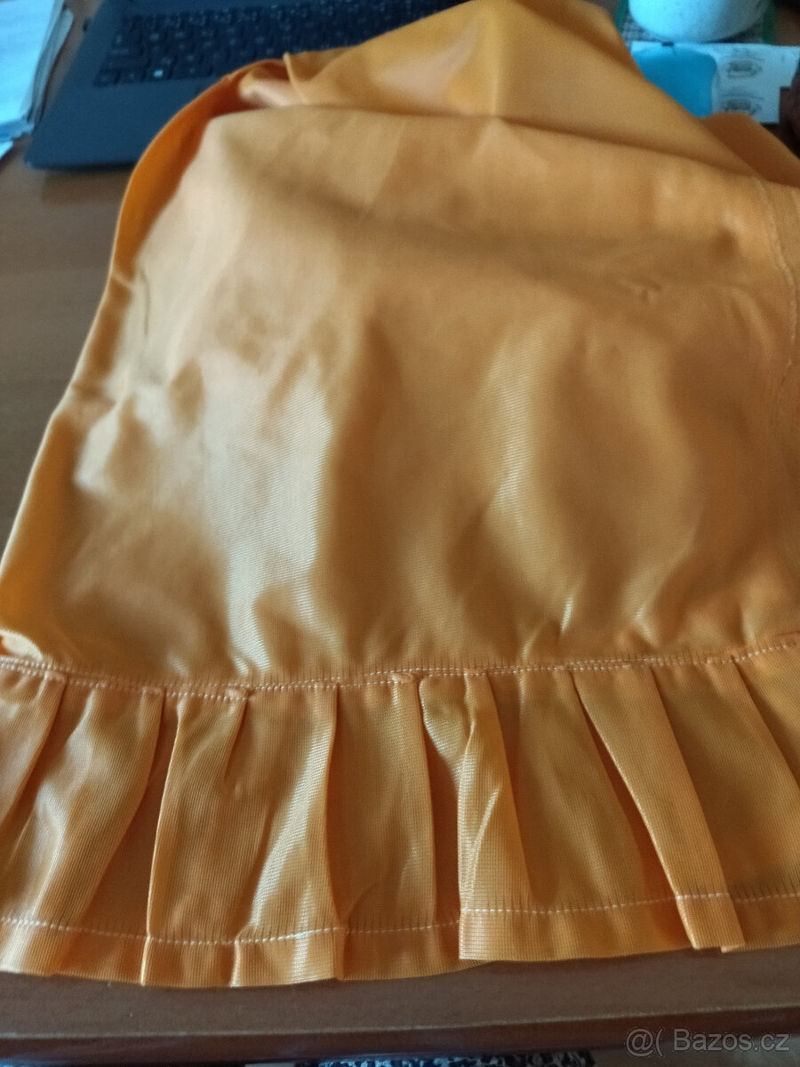 dečka ,pohovka, háčkovaný ubrus, dečky,přehoz na pohovku - 14