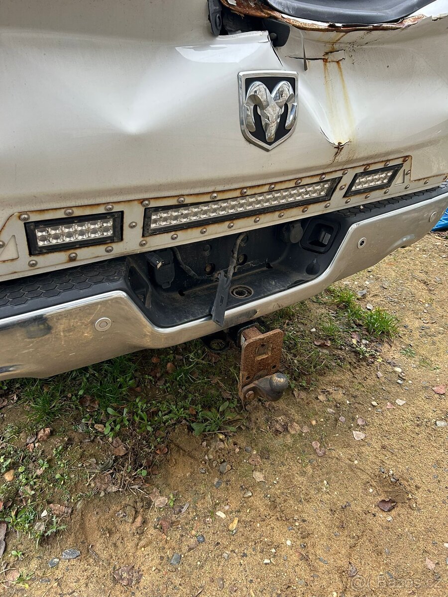 Dodge RAM 1500 Longhorn 2017 náhradní díly - 14