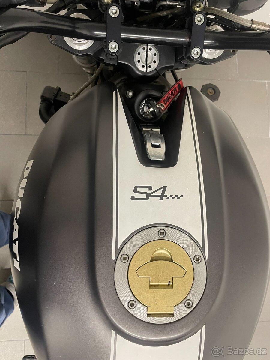 DUCATI 916 MONSTER S4 - 14