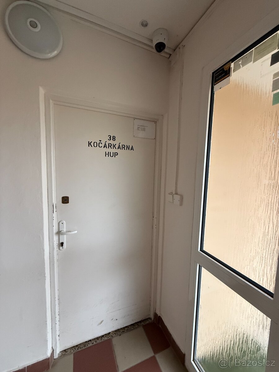 Pronájem 1+1 v Jundrově 32m2, hezký zařízený byt, vyhledávan - 14