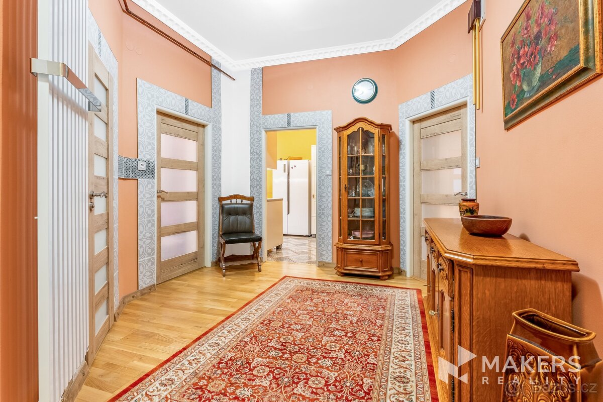 Prodej bytu 4+1, 120,5 m², historický dům, Teplice, ul. Na S - 14