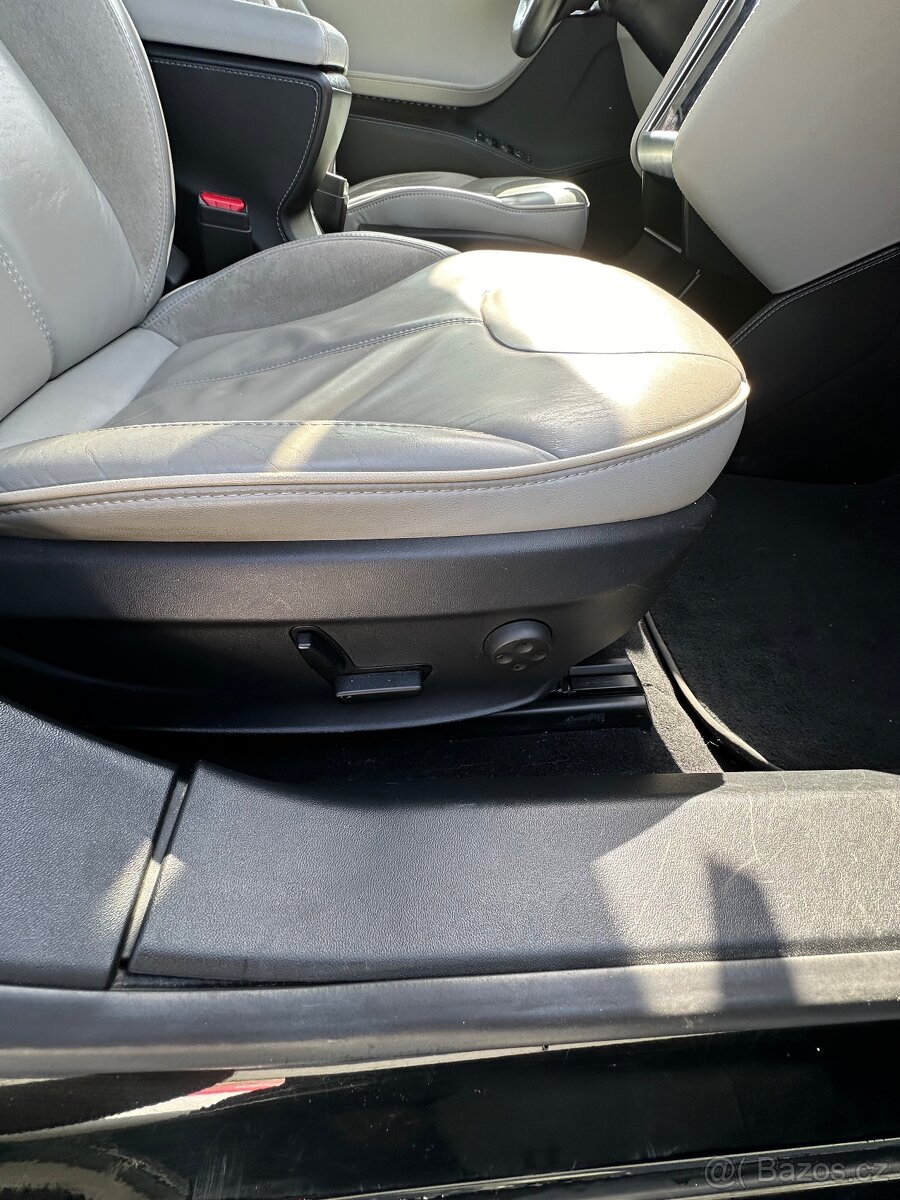 Tesla Model S P85 (2014) nabíjení zdarma - 14