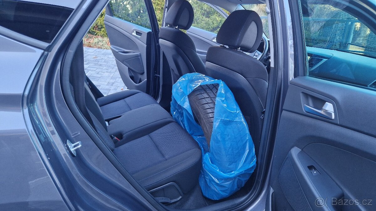 HYUNDAI TUSCON 4x4 2.0 CRDI 100KW.NAVI.KAMERA.TAŽNÉ 8x ALU. - 14