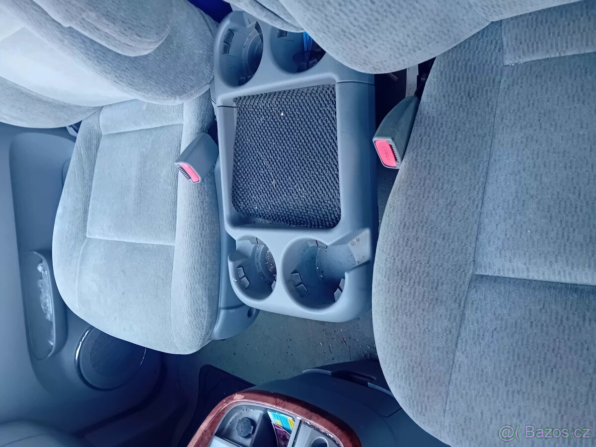Prodám Kia Carnival - 14