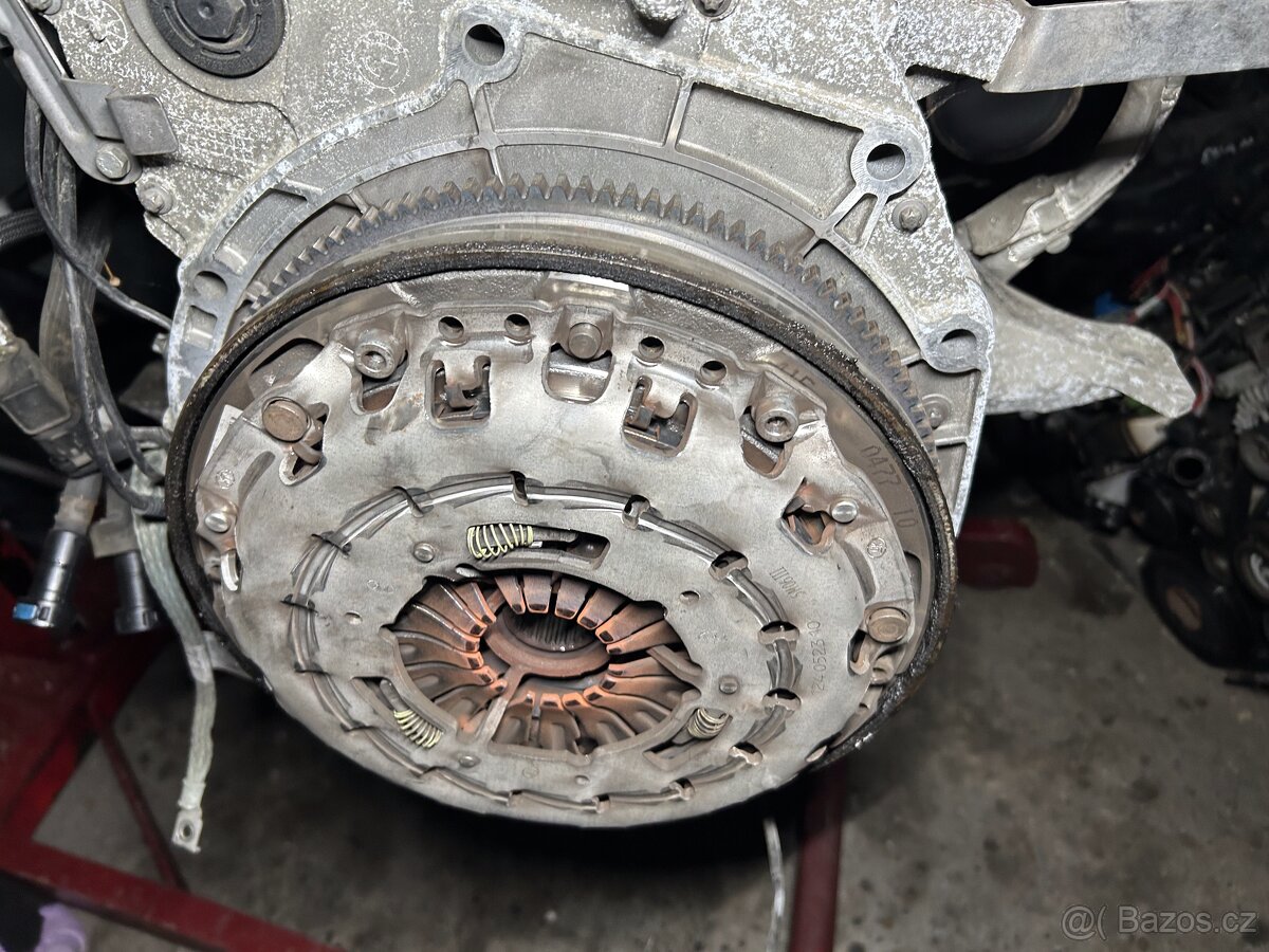 BMW E91 320D díly z motoru N47D20C - - 14