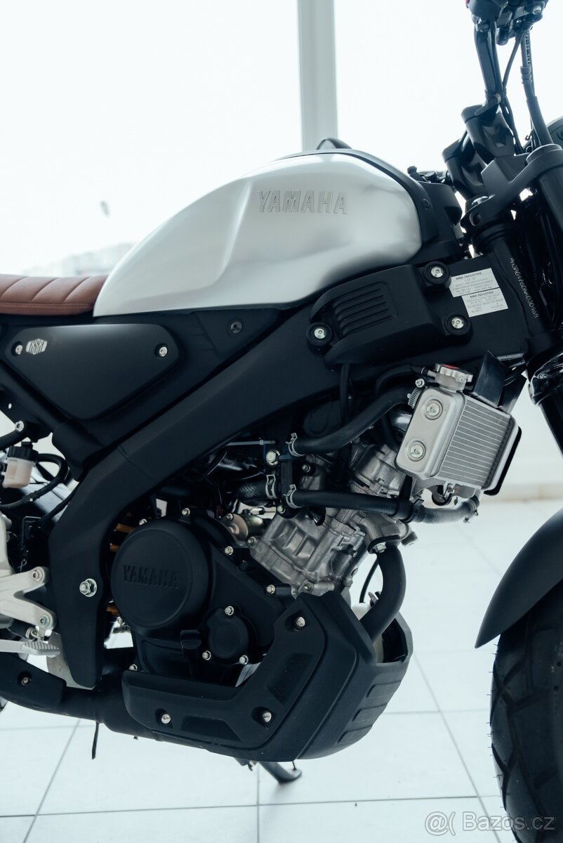 Motorka Yamaha XSR 155 - Stříbrná (NOVÁ) - 14