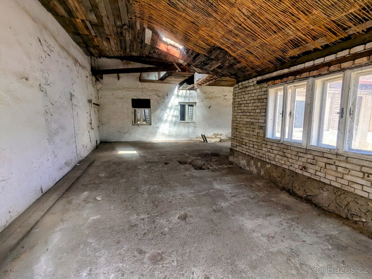 Prodej rodinného domu se zahradou v Uherském Ostrohu - 14