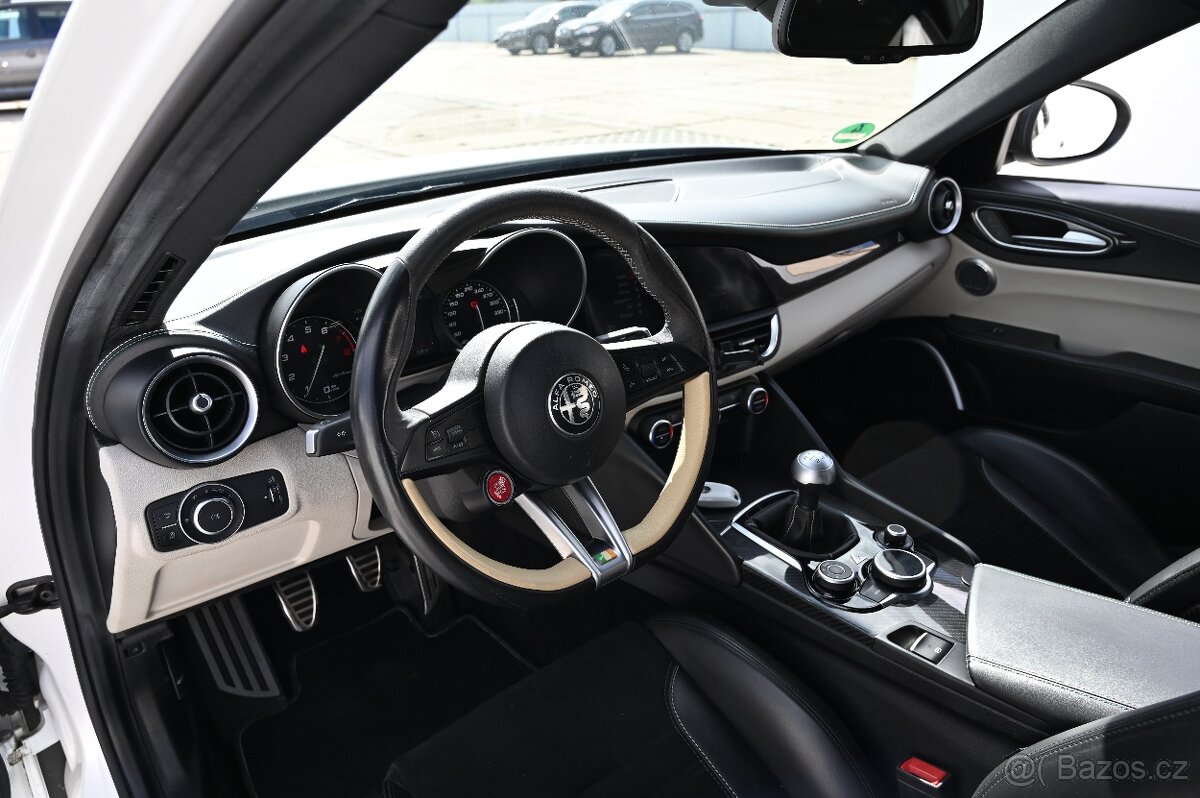 Alfa Romeo Giulia 2.9 V6 Quadrifoglio 375KW 2/17 - 14