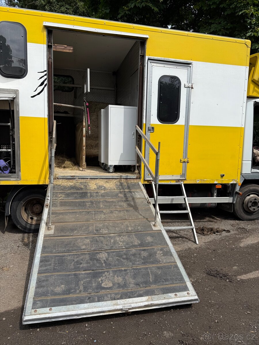 Kamion přepravník na koně - 14