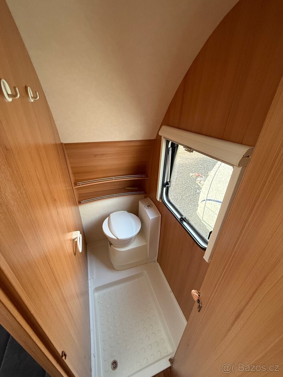 Knaus südwind 450 - předstan, vybavení - 14