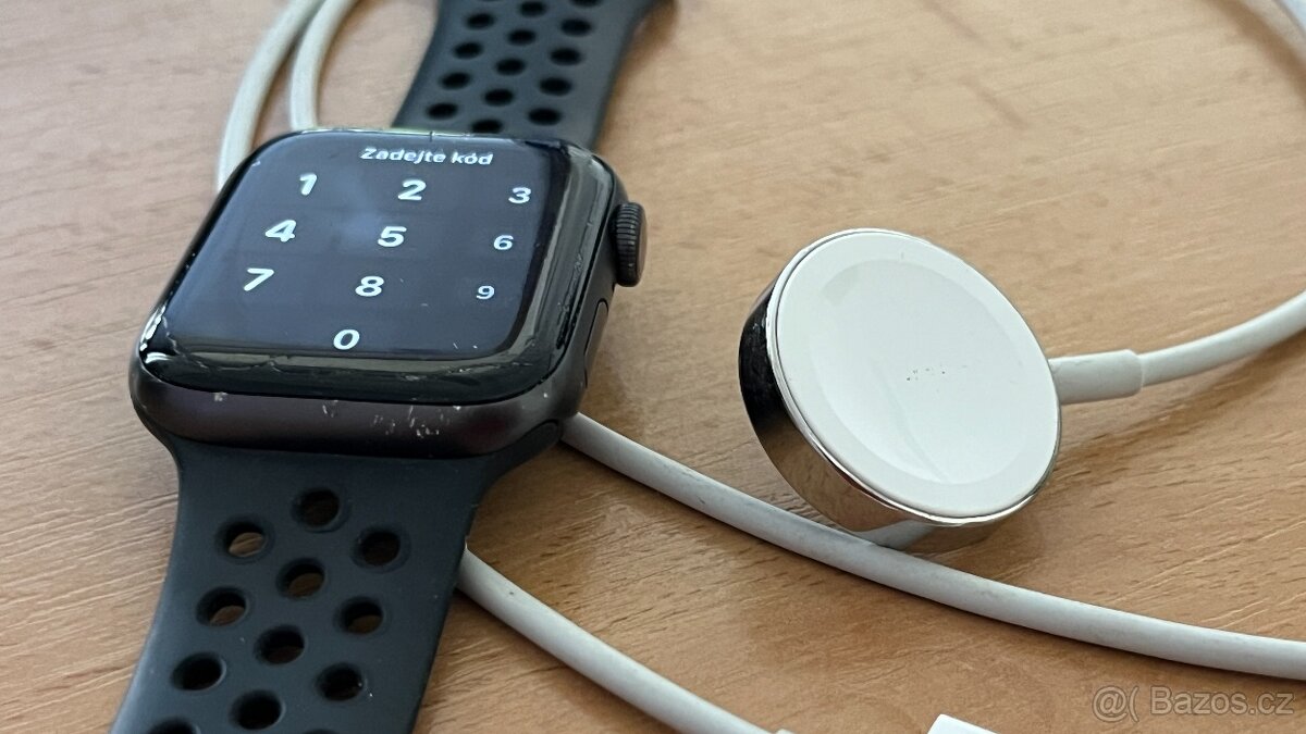 Apple Watch 5 Nike Edition 44mm - 14