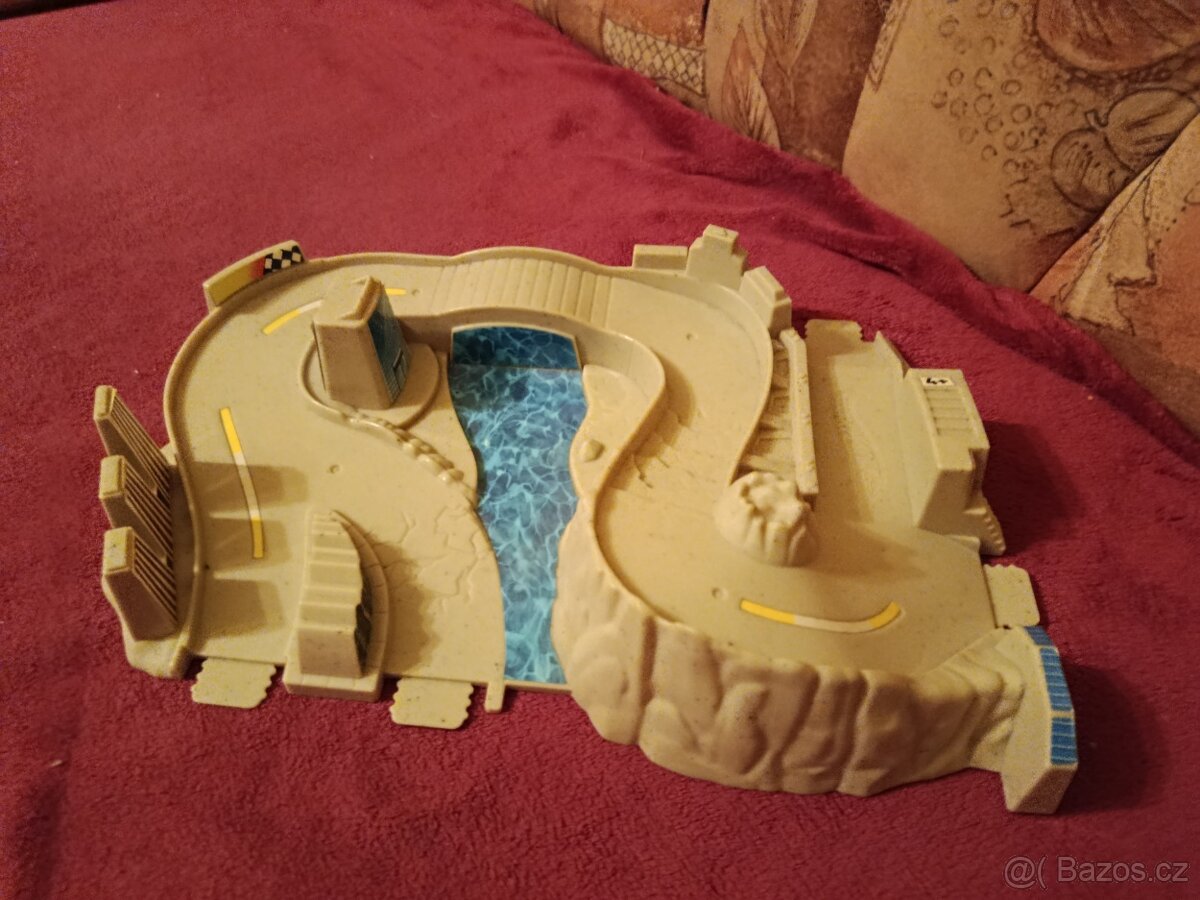 Rybičky ,notebook, silnice a šachy - 14