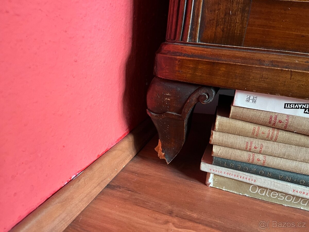 Starožitný nábytek, příborník/kredenc - 14