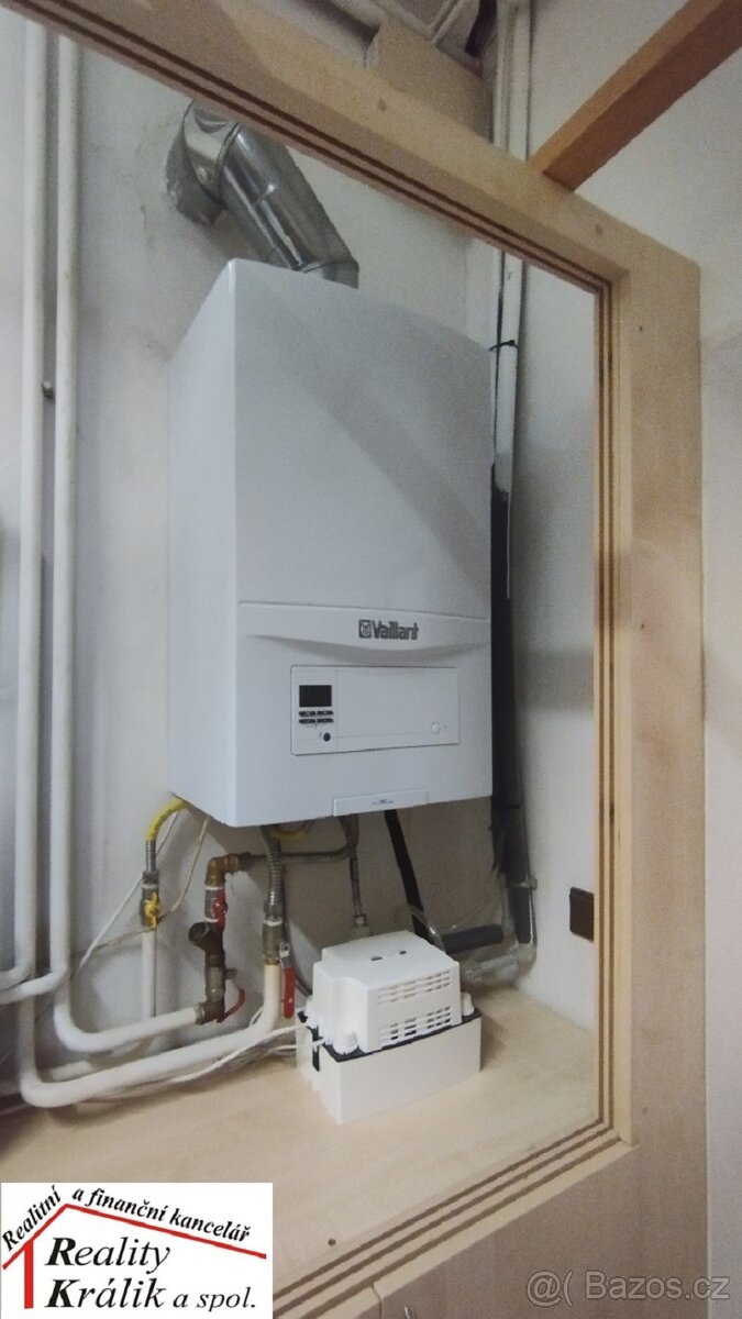 Prodejna se zázemí s možností přestavby na bydlení v K.Hoře - 14