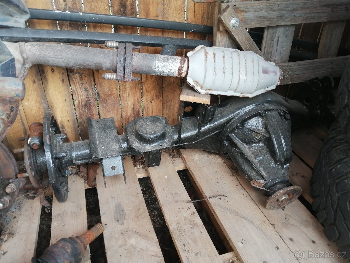 Nissan Terrano 1 D21 Díly - 14