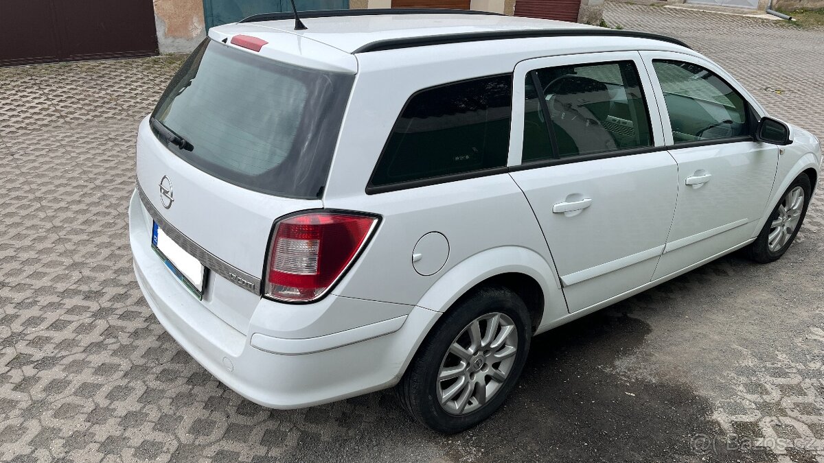Opel Astra H Caravan - 14