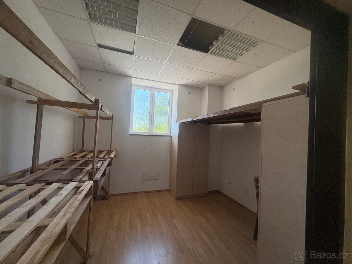 Pronájem skladovacích a kancelářských prostor - 14