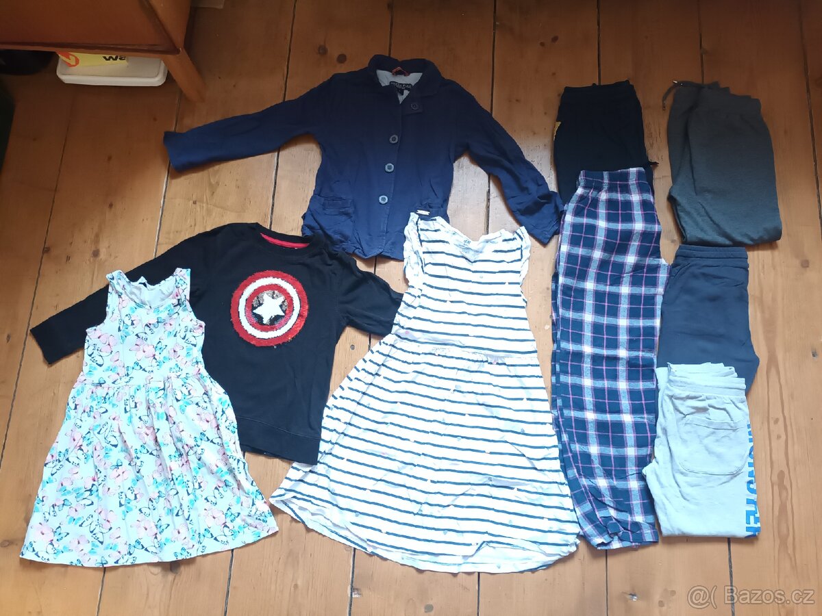 Dětské oblečení a boty, pro děti 3-12 let, víc než 150 kusů - 14
