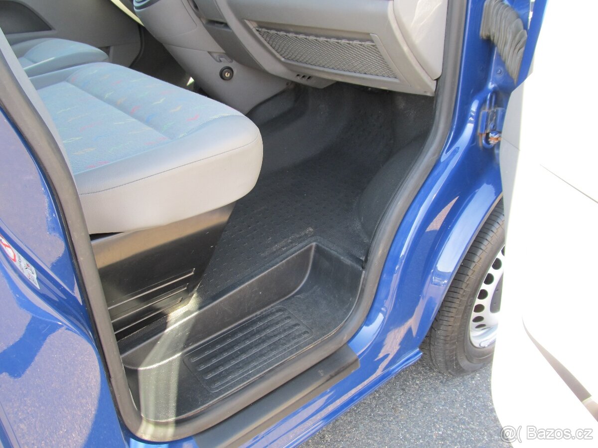 Volkswagen Transporter 2.5 TDI 4x4 ČR 1.maj - 14