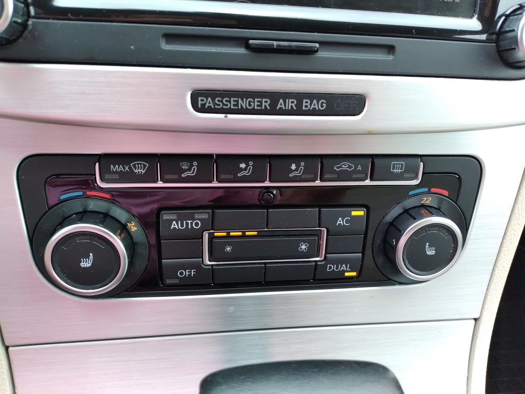 VOLKSWAGEN PASSAT CC 2.0 TDI DSG ČR - 14