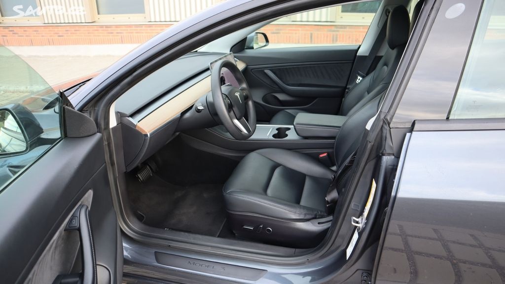 Tesla Model 3, model 2021 Long Range AWD – 82 kWh - 14