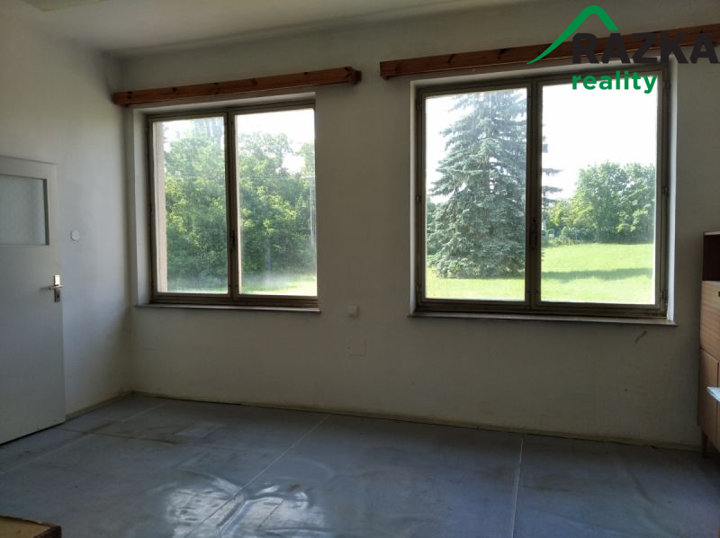 Areál na okraji Horažďovic, vhodný pro výrobu i... - 14