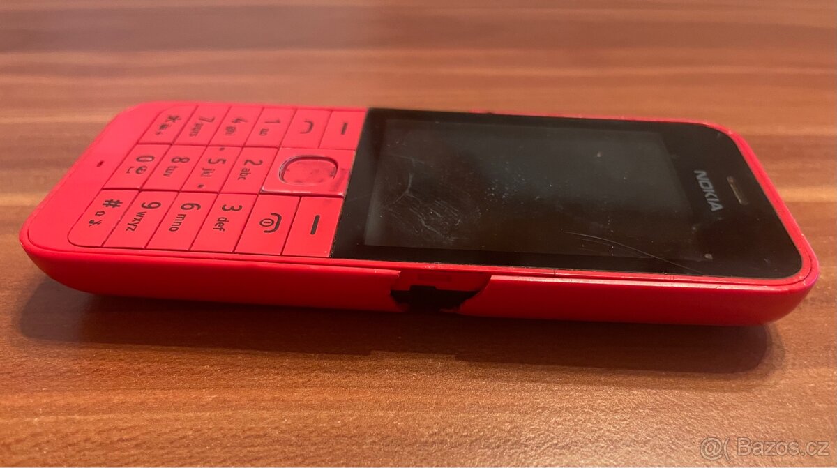 Nokia 220 4G Dual SIM-poškozený kryt - 14