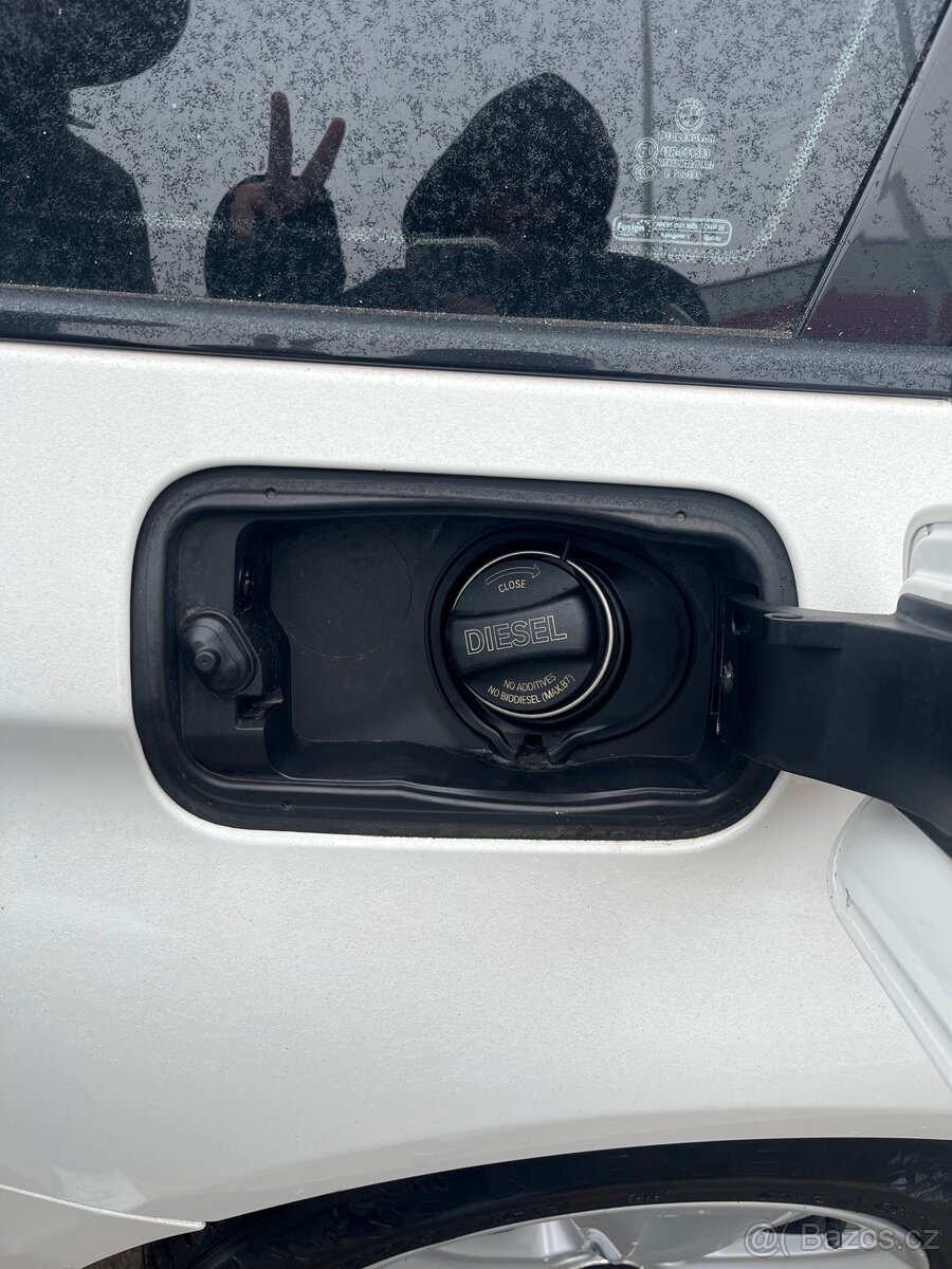 PRODÁM BMW F 11 - 14