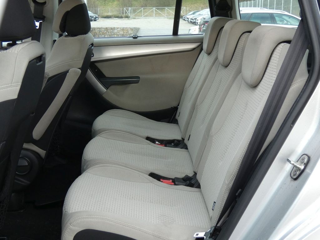 Citroën C4 Picasso 1.8 CNG originál - 14