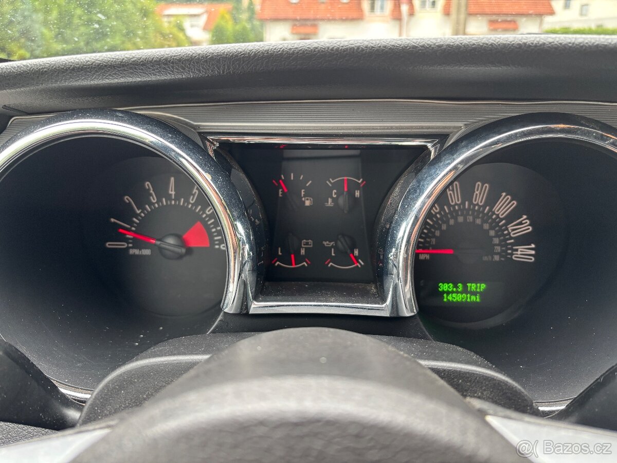 Ford Mustang 4,6 GT - 14