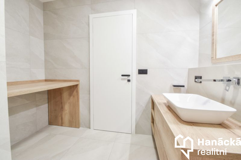 Pronájem exkluzivního bytu 3+kk, ul. Rejskova,... - 14
