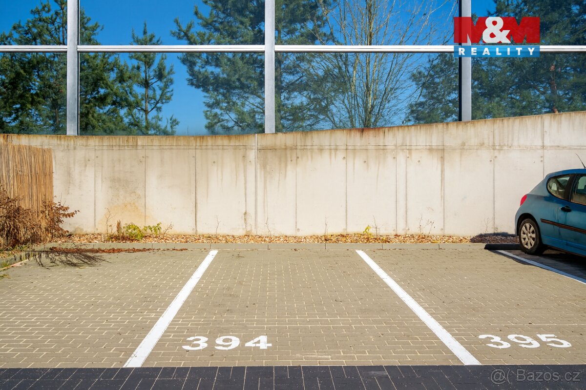 Prodej bytu 1+kk, 32 m², Hradec Králové, ul. Antonína Petrof - 14