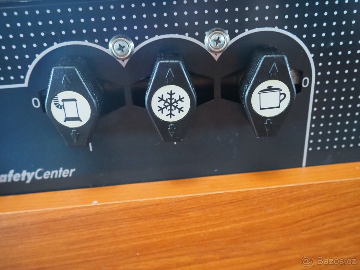 2011 Dethleffs Nomad EL3 spaní pro 4 osoby - 14