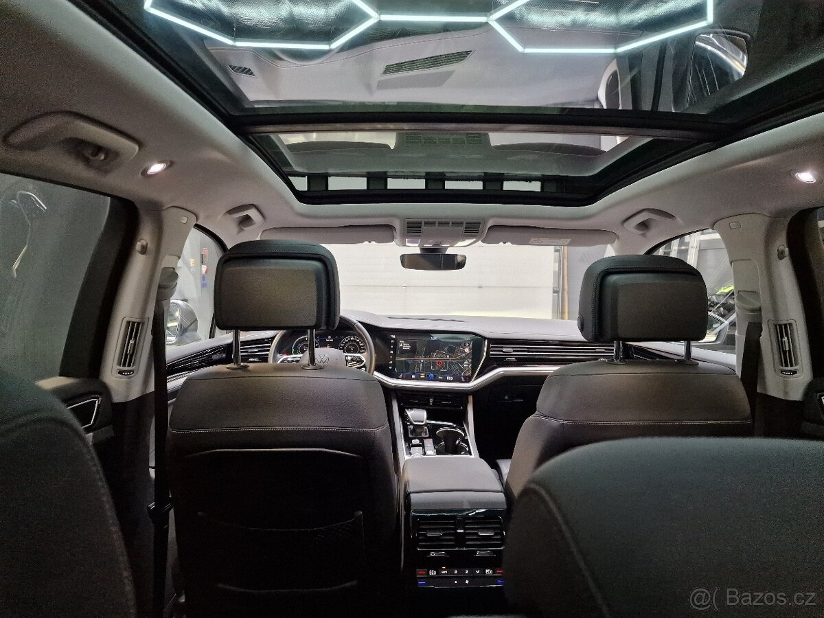 Volkswagen Touareg Plug-In Hybrid - 14